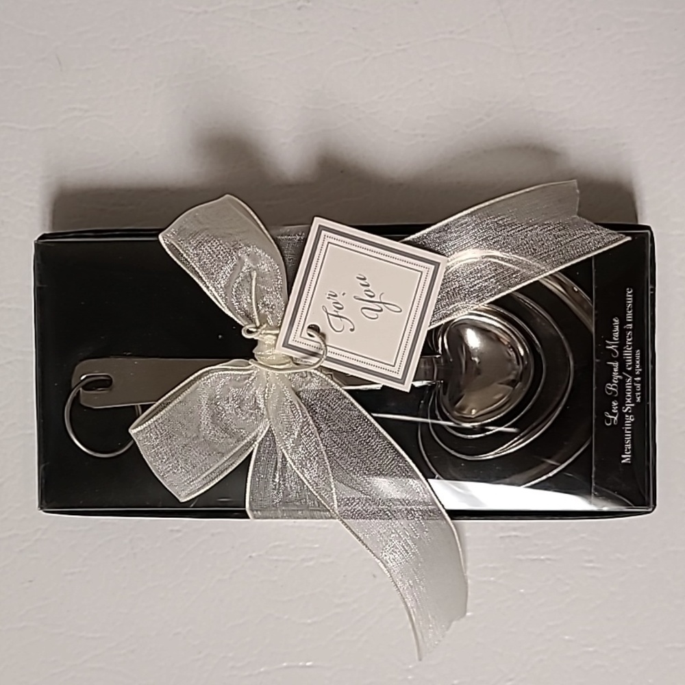 Heart shaped measuring spoons